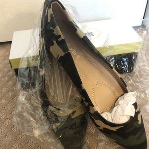 NWT Camo Flats